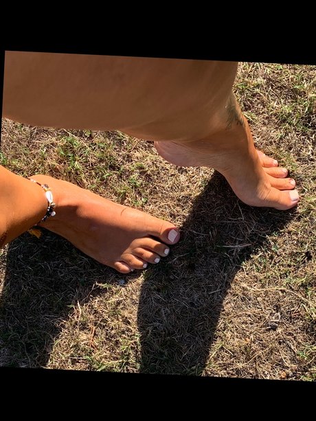 Naakte gelekte OnlyFans-foto van Lola