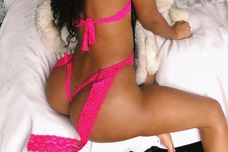 Naakte gelekte OnlyFans-foto van Sasha6954