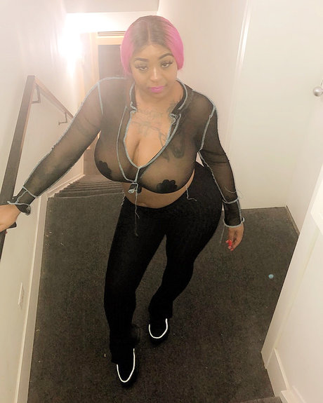 Naakte gelekte OnlyFans-foto van Amazing