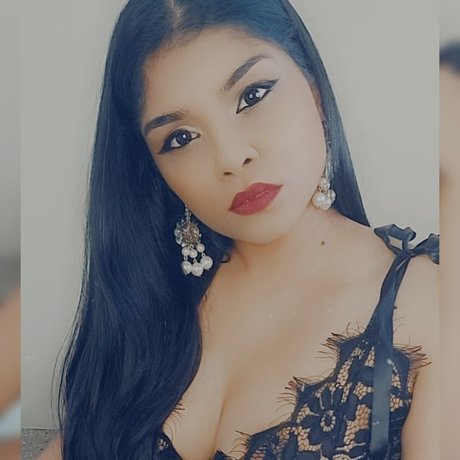 Naakte gelekte OnlyFans-foto van Sharri