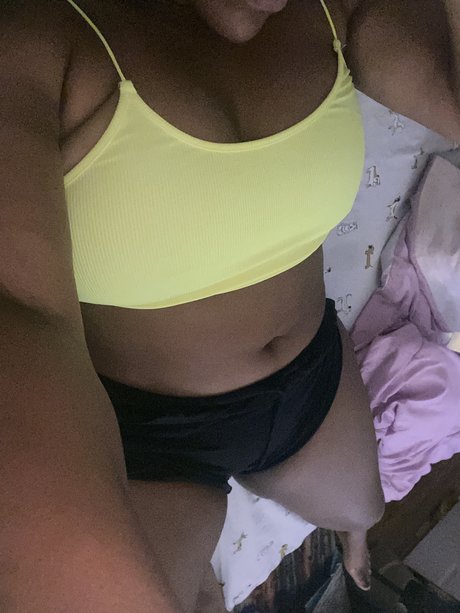 Naakte gelekte OnlyFans-foto van Cherryberry001