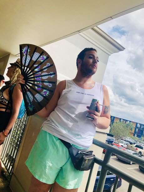 Naakte gelekte OnlyFans-foto van C Kinz