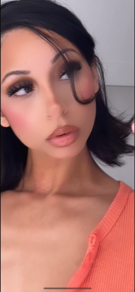 Naakte gelekte OnlyFans-foto van Kala