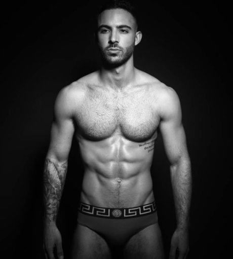 Naakte gelekte OnlyFans-foto van Tamir  Tel Aviv