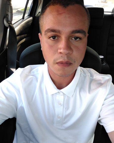 Naakte gelekte OnlyFans-foto van Latin