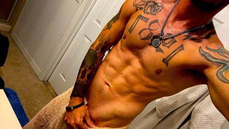 Naakte gelekte OnlyFans-foto van Kingx