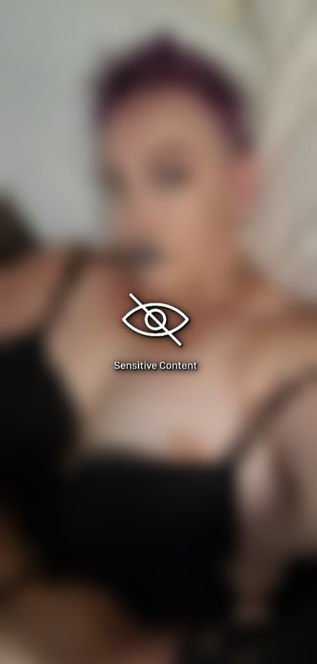 Naakte gelekte OnlyFans-foto van Mx Reign