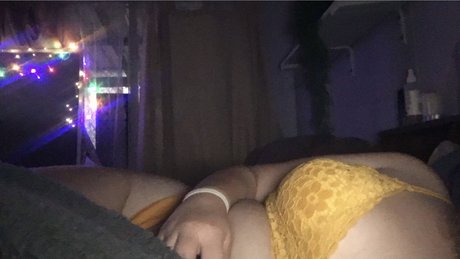 Naakte gelekte OnlyFans-foto van Amy