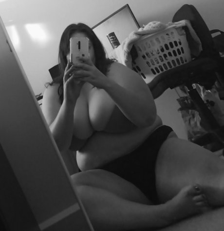 Naakte gelekte OnlyFans-foto van Purpleheart1995
