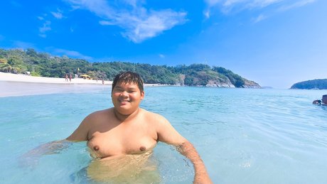 Naakte gelekte OnlyFans-foto van Oat