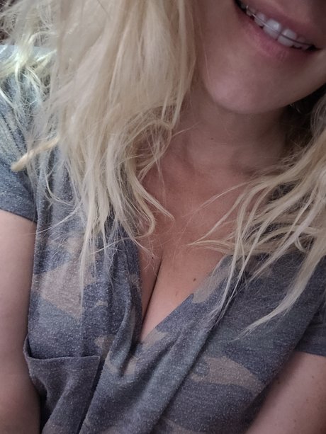 Naakte gelekte OnlyFans-foto van Xyourdirtyslutx