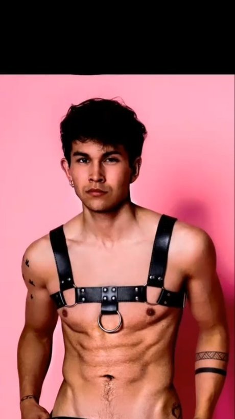 Naakte gelekte OnlyFans-foto van Itsduco
