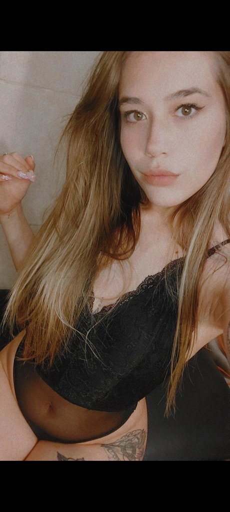 Naakte gelekte OnlyFans-foto van Dayana