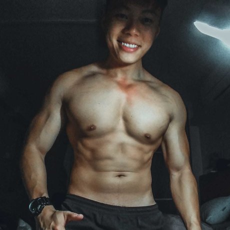 Naakte gelekte OnlyFans-foto van Crouching Tiger
