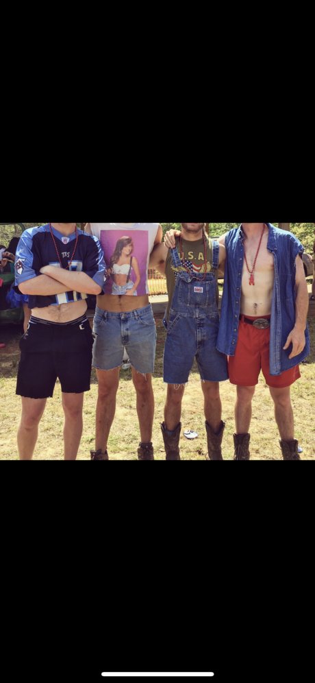 Naakte gelekte OnlyFans-foto van Country Frat
