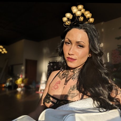 Naakte gelekte OnlyFans-foto van Kay Faith 