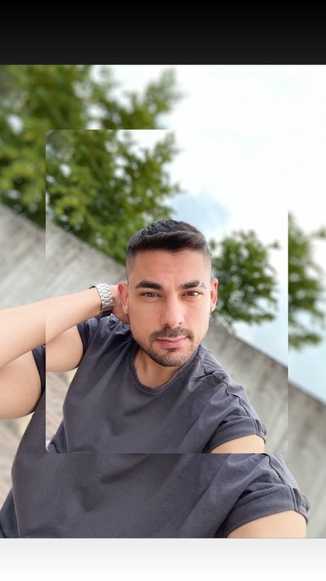 Naakte gelekte OnlyFans-foto van Boy25