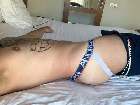 Naakte gelekte OnlyFans-foto van Saucisexe