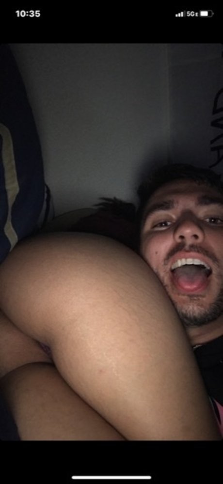 Naakte gelekte OnlyFans-foto van Kalep