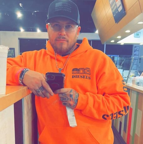 Naakte gelekte OnlyFans-foto van Norsepagan88