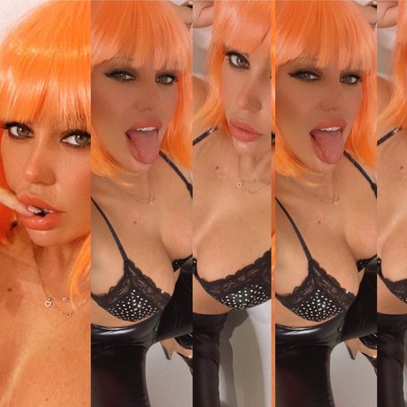 Naakte gelekte OnlyFans-foto van Lori