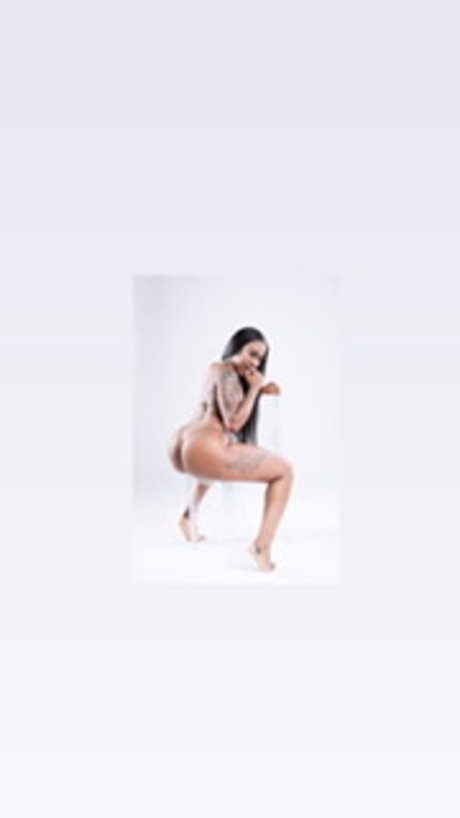 Naakte gelekte OnlyFans-foto van Damnthatsshanti