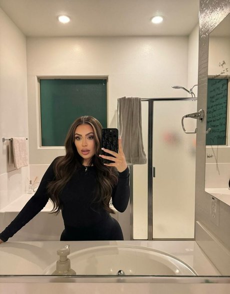 Rayleen Vega