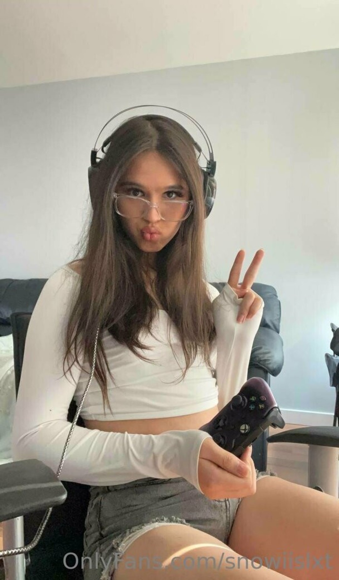 Naakte gelekte OnlyFans-foto van Snowiislxt #3 Naakte gelekte OnlyFans-foto van Snowiislxt #3