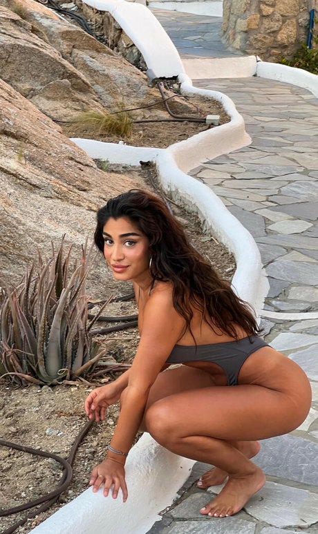 Naakte gelekte OnlyFans-foto van Parmidashahh