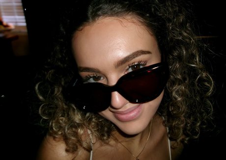 Naakte gelekte OnlyFans-foto van Hollyfever