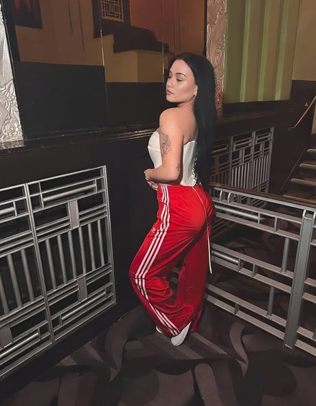 Naakte gelekte OnlyFans-foto van Amy Roseling