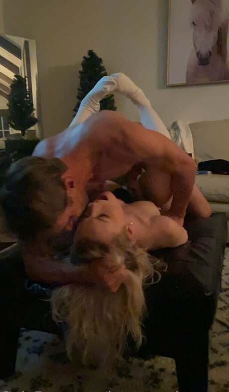 Naakte gelekte OnlyFans-foto van Bestcouplearound2
