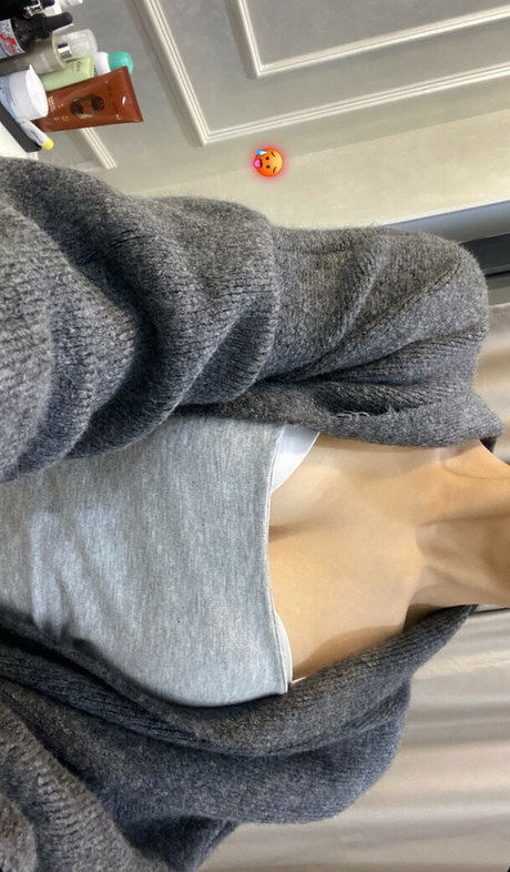 Naakte gelekte OnlyFans-foto van Aerrilee