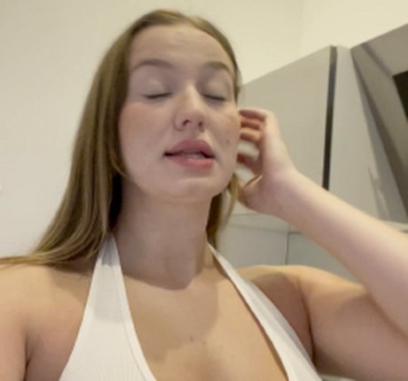 Naakte gelekte OnlyFans-foto van Angeelmaria