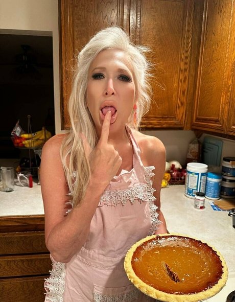 Naakte gelekte OnlyFans-foto van Mistresssuzie