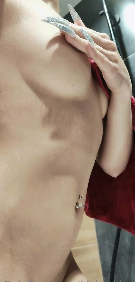 Naakte gelekte OnlyFans-foto van Kishakiss