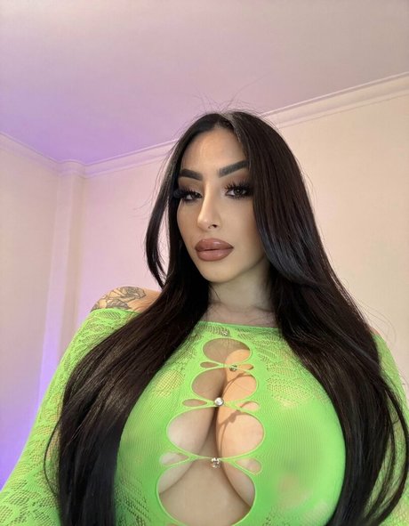 Naakte gelekte OnlyFans-foto van Inescatarina