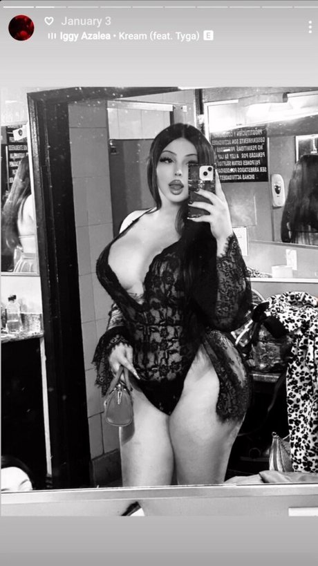 Naakte gelekte OnlyFans-foto van Trans Goddess