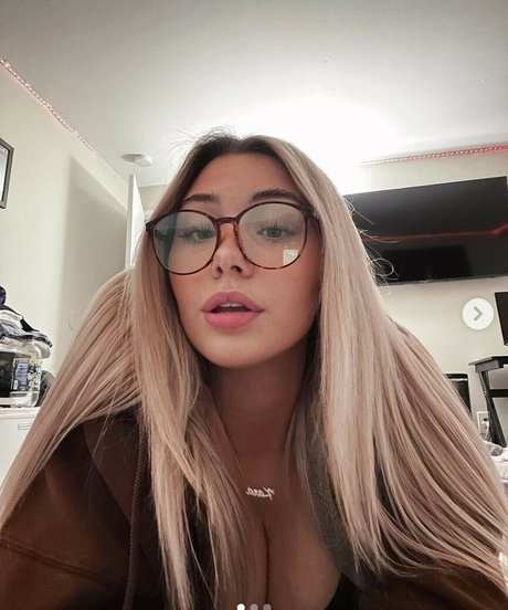 Naakte gelekte OnlyFans-foto van Kara Czapiga