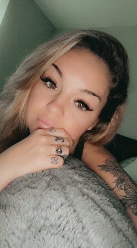Naakte gelekte OnlyFans-foto van Therealmissdaisy