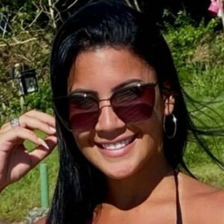 Naakte gelekte OnlyFans-foto van Ianka Reis