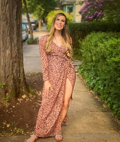 Naakte gelekte OnlyFans-foto van Ms Ella Vatrap