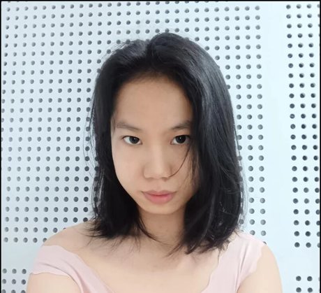 Naakte gelekte OnlyFans-foto van Alittlesweetplum