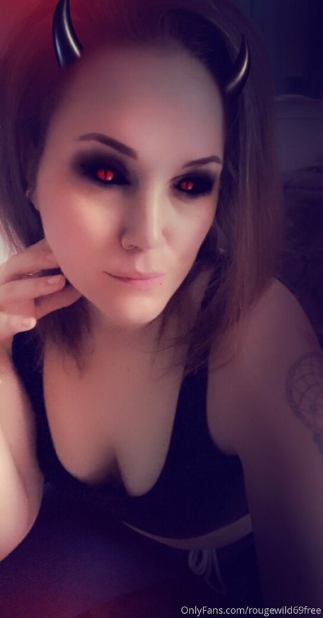 Naakte gelekte OnlyFans-foto van Rougewild69free