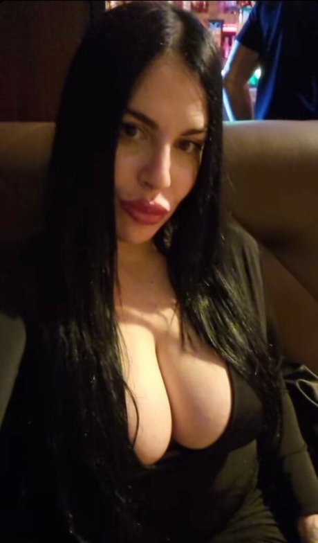 Naakte gelekte OnlyFans-foto van Ilaria Caria