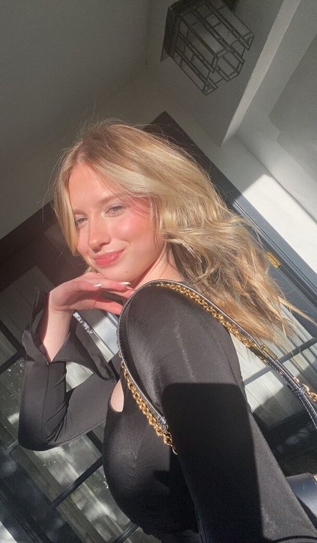 Naakte gelekte OnlyFans-foto van Carsen R