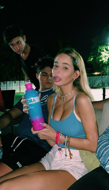 Naakte gelekte OnlyFans-foto van Samdubner