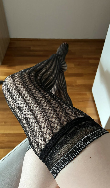 Naakte gelekte OnlyFans-foto van Soft Pleasure
