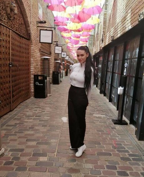 Naakte gelekte OnlyFans-foto van Antonia Jay King