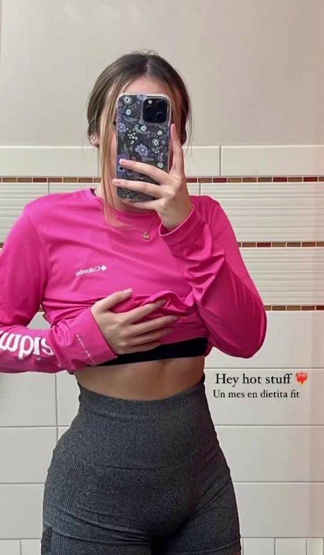 Naakte gelekte OnlyFans-foto van Paola Silerio